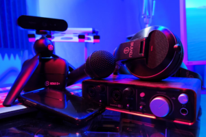Read more about the article How to Find the Right Podcast Studio Rental Space